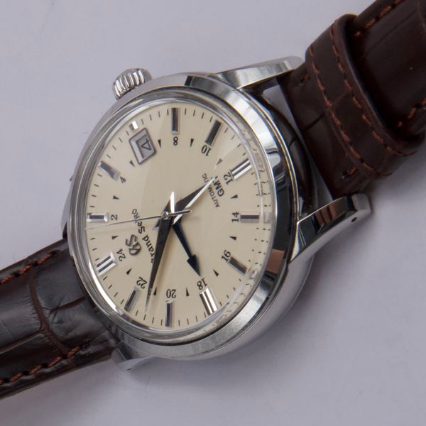 Grand Seiko Elegance Collection SBGM221